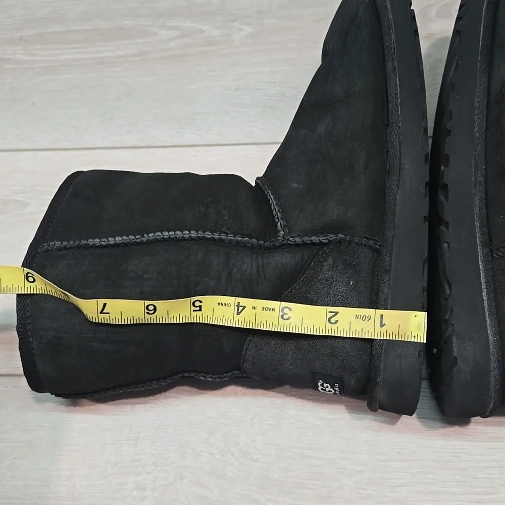 UGG Australia 5825 Classic Black Winter Boots Insulated Line Leather Shoes Sz 9
